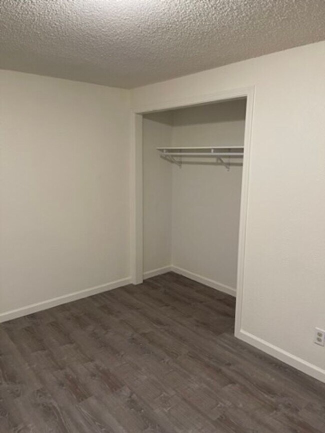 Building Photo - 4 Bedroom Duplex