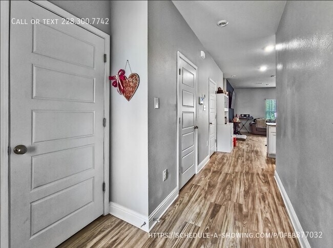 Building Photo - 5065 Fairbury Way