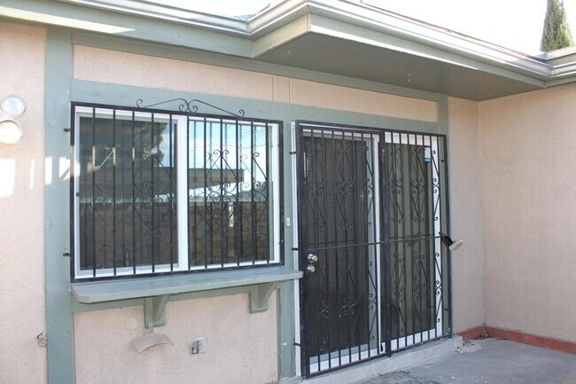 Building Photo - 288 Maricopa Dr