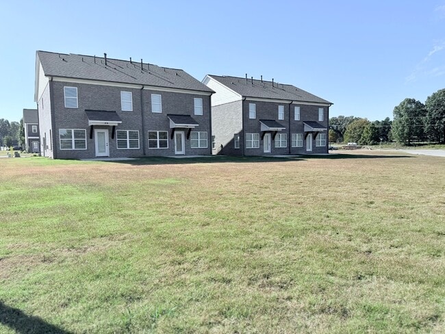 Building Photo - 4372 Ravenwood Park W