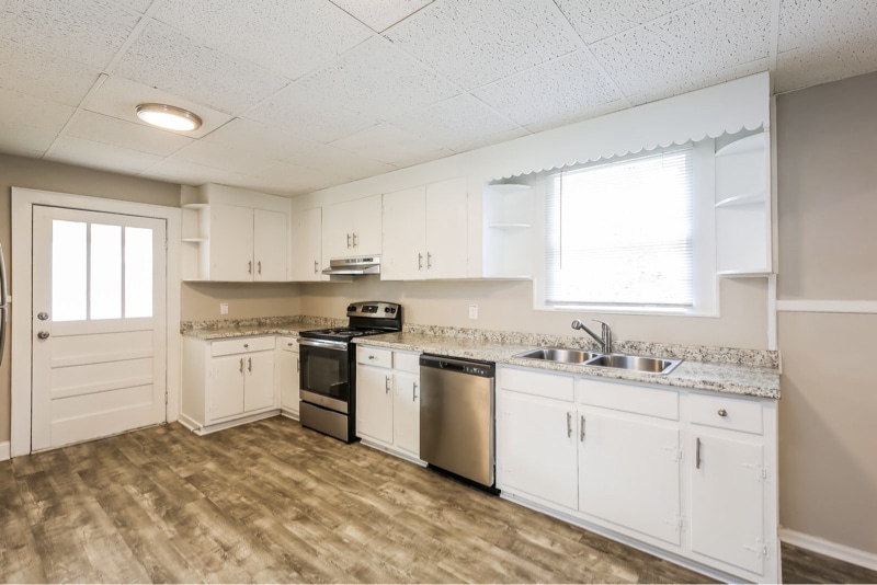 Building Photo - 2229 Ridgewood Ave