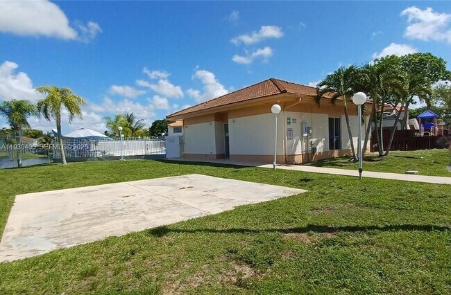 Building Photo - 14911 SW 80th St