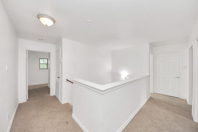 Building Photo - 832 Wax Myrtle Ln