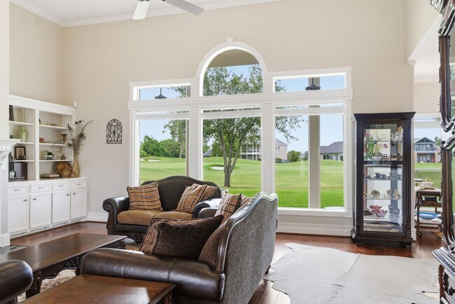Building Photo - 108 Somerton Dr