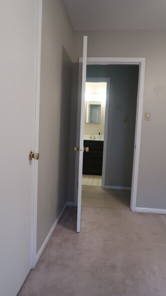 Building Photo - 8130 Kimberlin Dr S