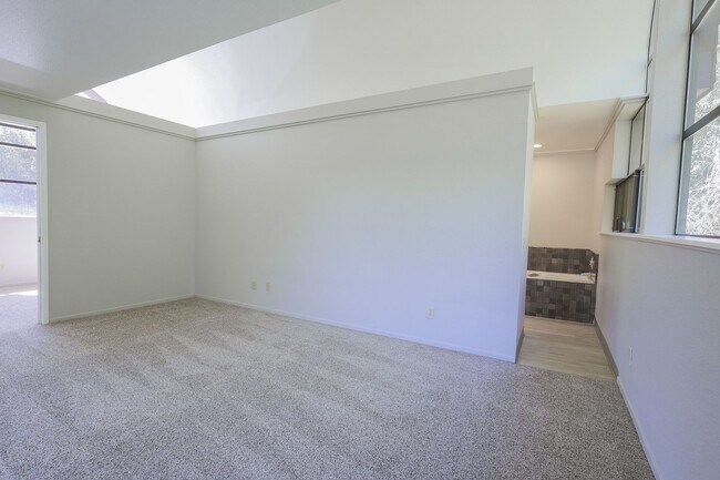Building Photo - 071-02