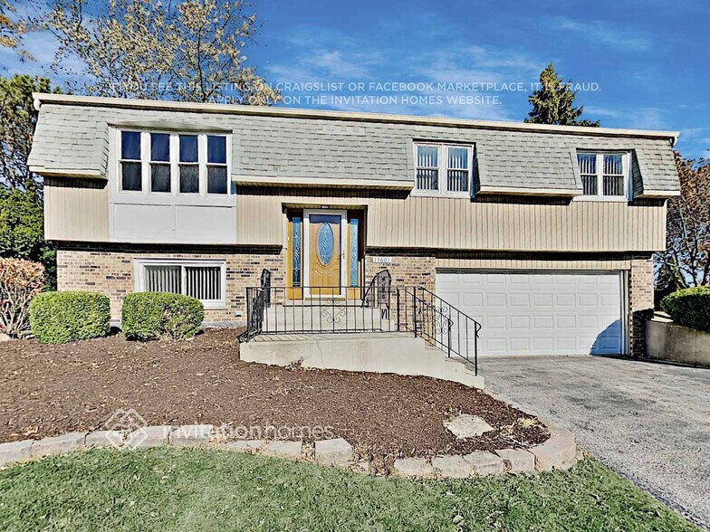 Primary Photo - 13601 Cherry Ln
