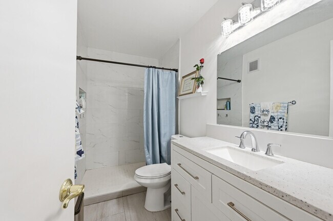 Building Photo - 2498 NW 99th Ave