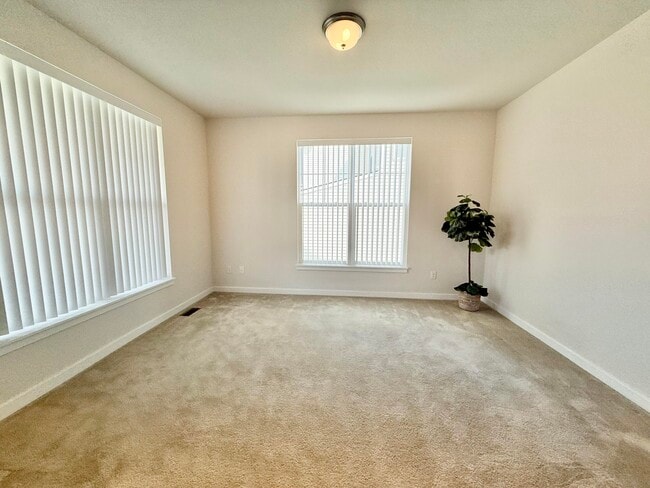 Building Photo - 6394 S Trailwoods Dr
