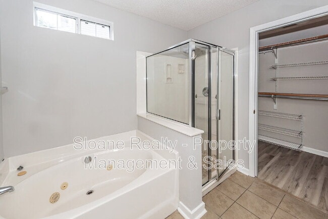 Building Photo - 458 Planters Trace Dr