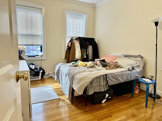 Building Photo - 4 Park Vale Ave