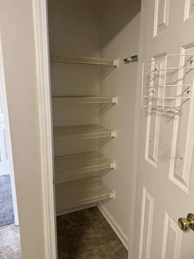 Building Photo - 1304 Wyngate Dr