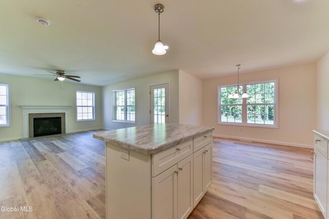 Building Photo - 74 Seashore Wy