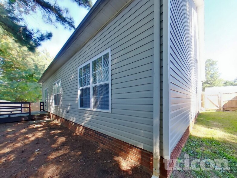 Building Photo - 362 Olde North Church Dr