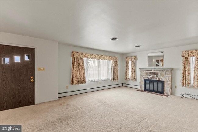 Building Photo - 1055 S Main St