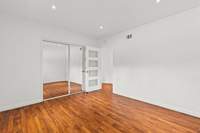 Building Photo - UPGRADED SOUTH OF THE BOULEVARD HOME WITH HUGE BACKYARD!