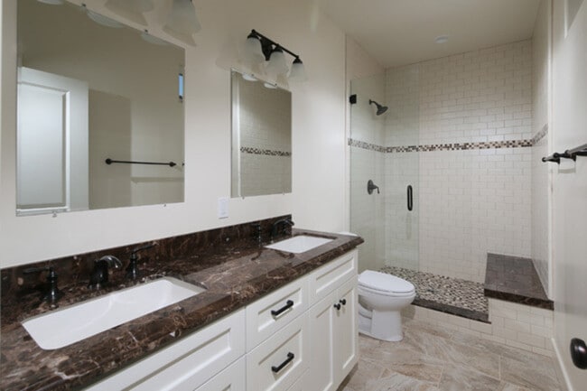 Building Photo - 2627 Hermosa Ave