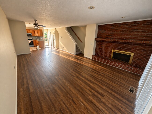 Building Photo - 10804 Oasis Ct