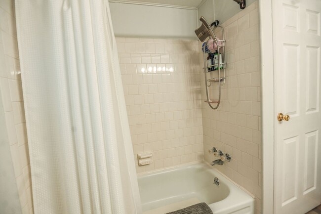 Building Photo - 1522 Sappington Dr