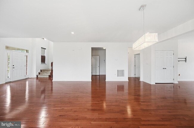 Building Photo - 24267 Purple Finch Dr