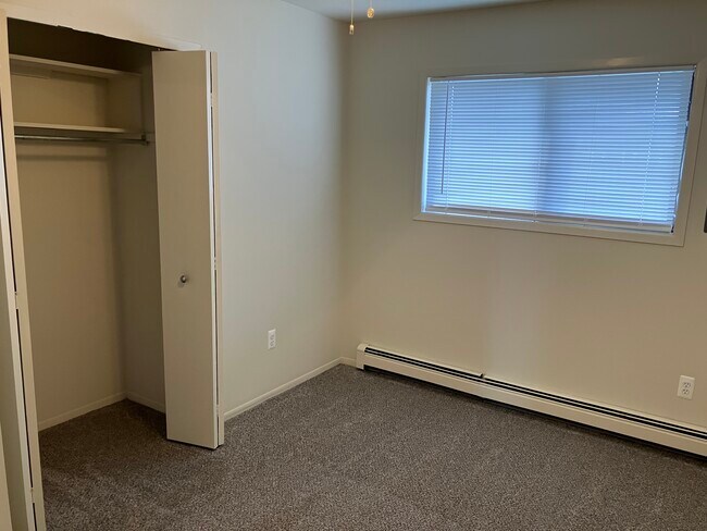 bedroom R - 310 Washington St.