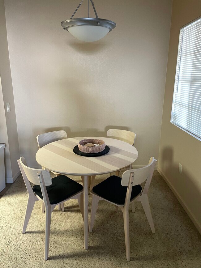 Dining set - 101 S Players Club Dr