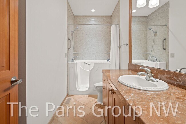 Building Photo - Gorgeous 3,400sf Golf Course Craftsman on ...