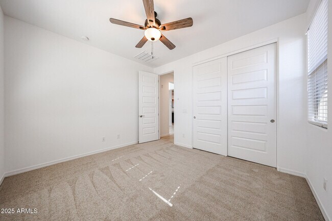 Building Photo - 14744 W Cottontail Ln