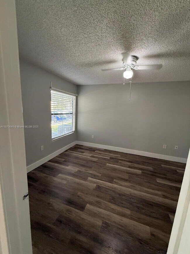 Building Photo - 15600 SW 106th Ln