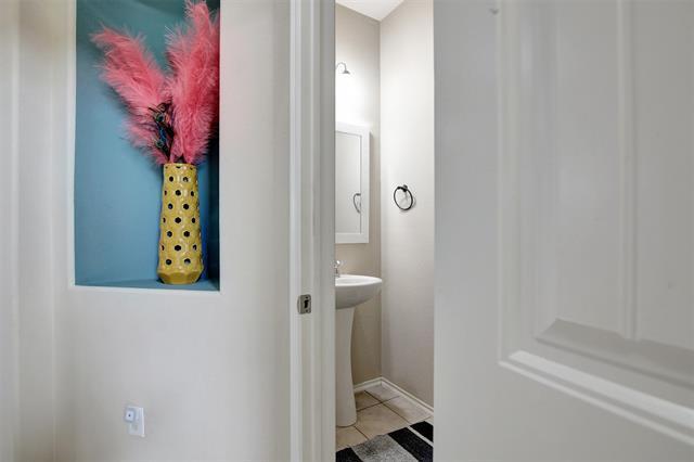 Building Photo - 628 Crowell Dr