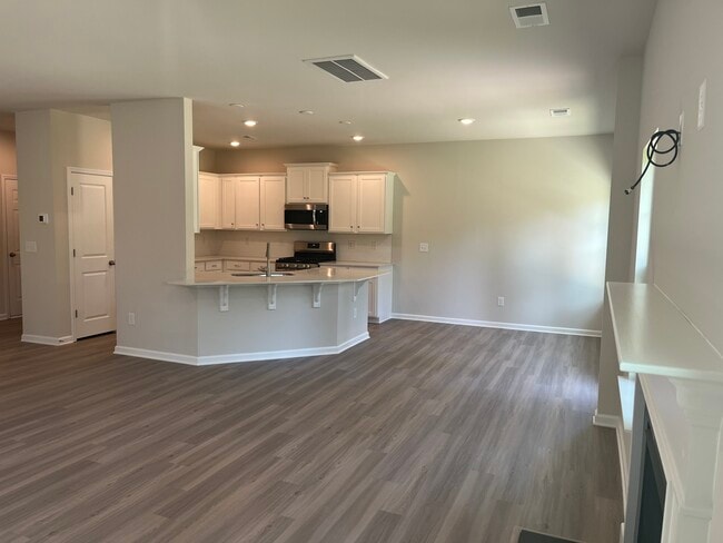 Building Photo - 117 Magnolia St