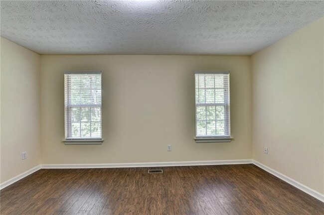 Building Photo - 3380 McClure Woods Dr