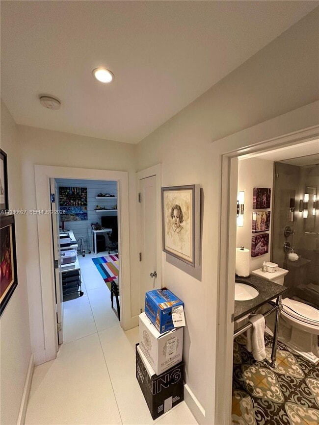 Building Photo - 166 Harbor Dr