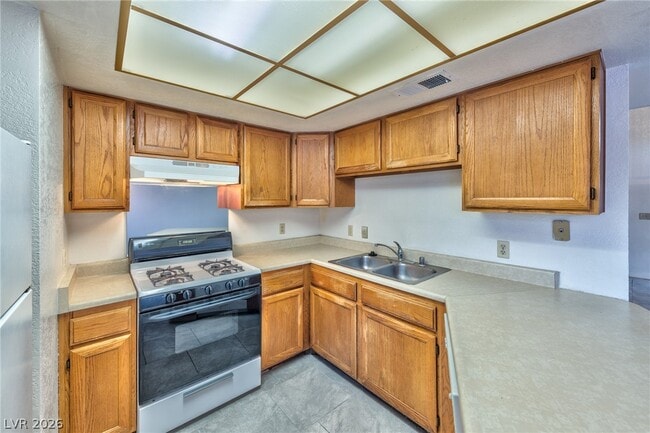 Building Photo - 587 Sellers Pl