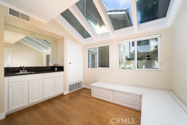 Building Photo - 34 Columbus