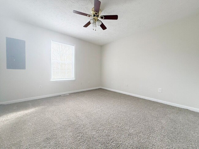 Building Photo - 30 Lexington Ct