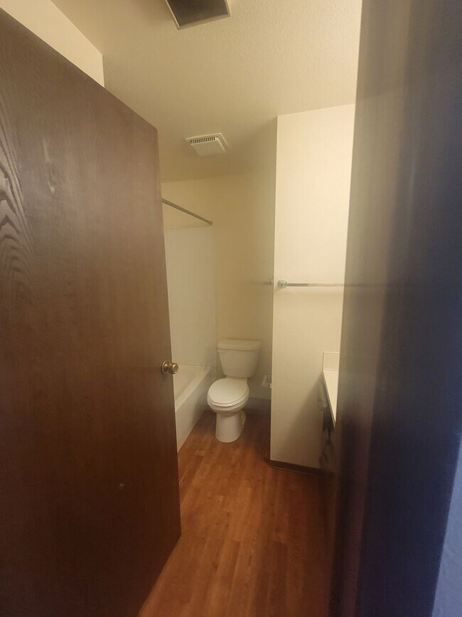 Building Photo - Cute & Cozy Spanaway Rambler