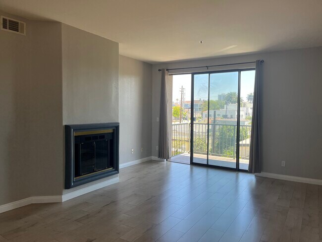 Building Photo - 555 Maine Ave