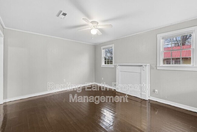 Building Photo - 1228 19th Pl SW