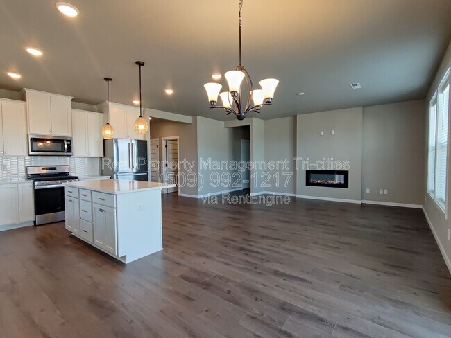 Building Photo - 8304 Gardner St