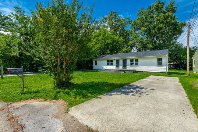 Building Photo - 5107 Sunbeam Ave