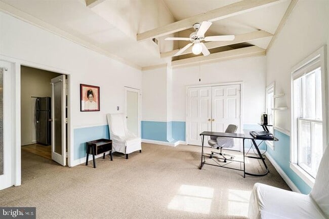 Building Photo - 1017 Queen St