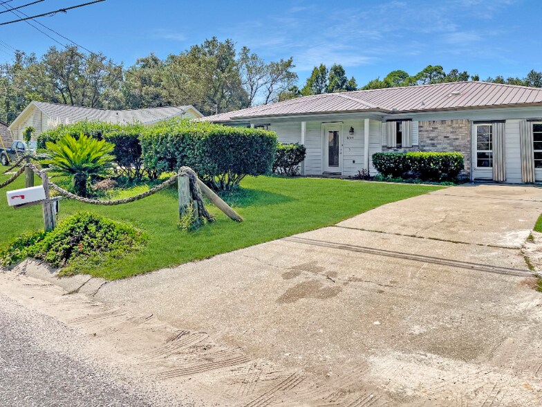 Building Photo - 10785 Silver Creek Dr