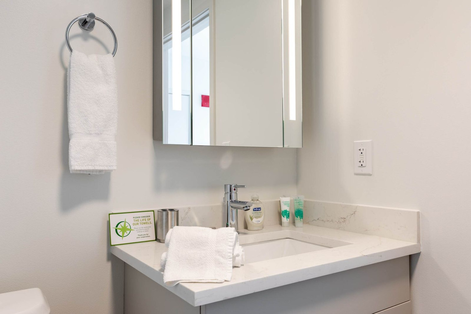 Building Photo - 350 Third Street-SI FL8-ID1050399P