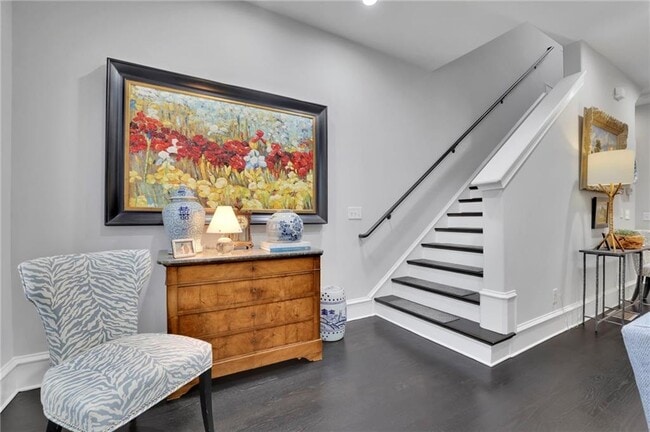 Building Photo - 885 3rd St