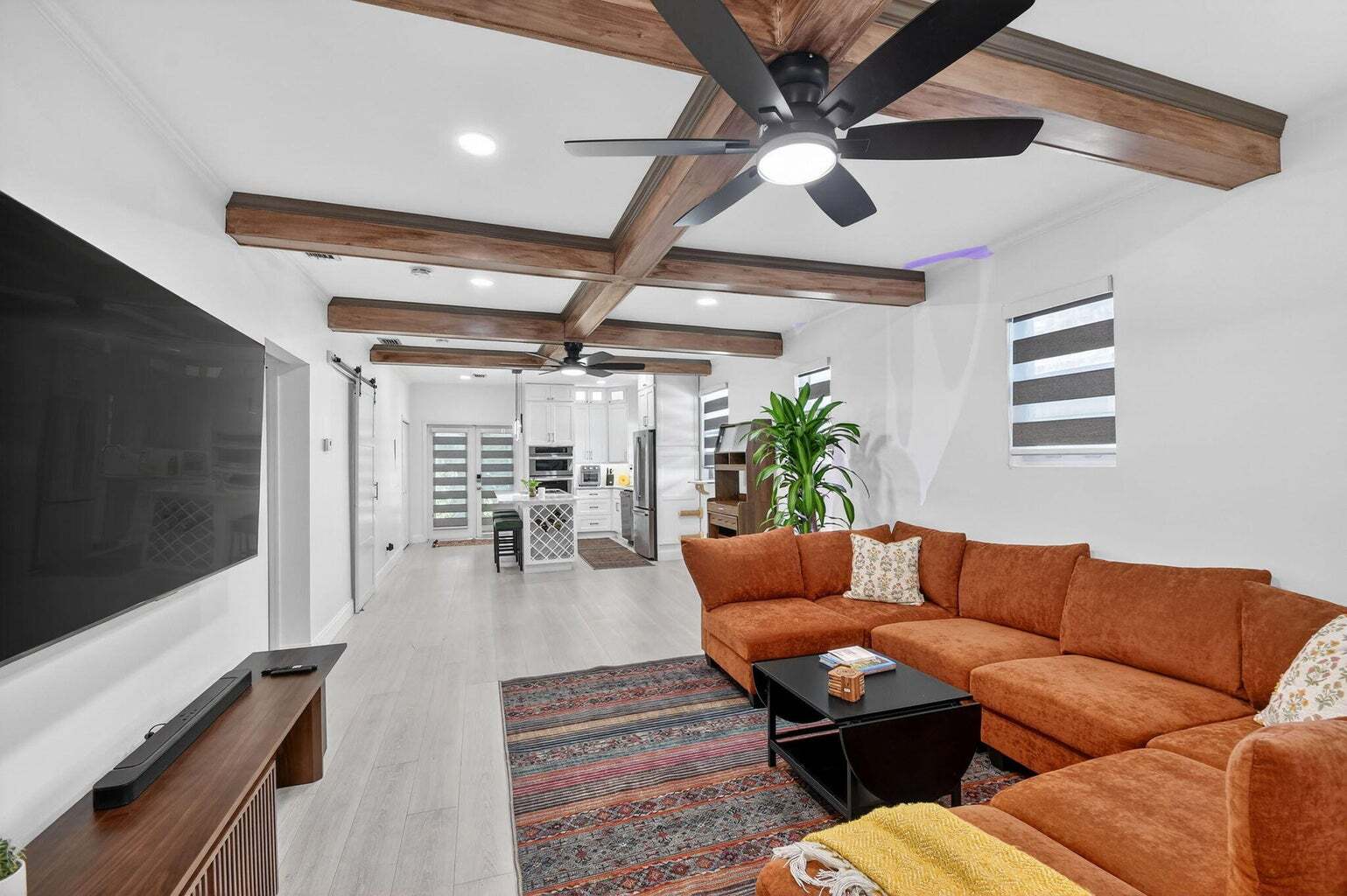 Building Photo - 1511 S Palmway