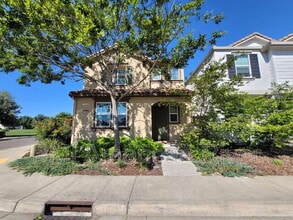 Building Photo - 3238 Chelmer Way
