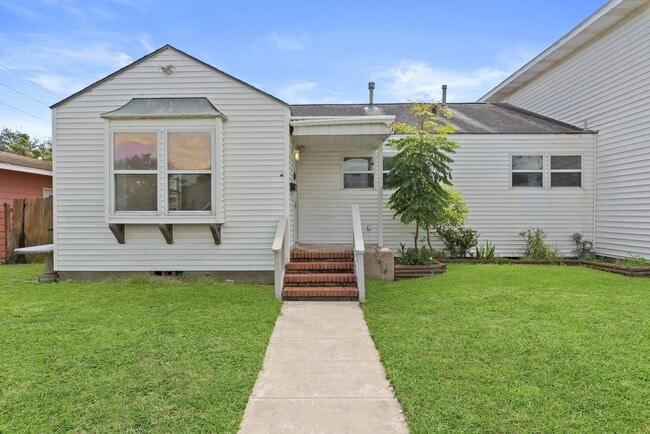 Primary Photo - 5309 Perry Ave