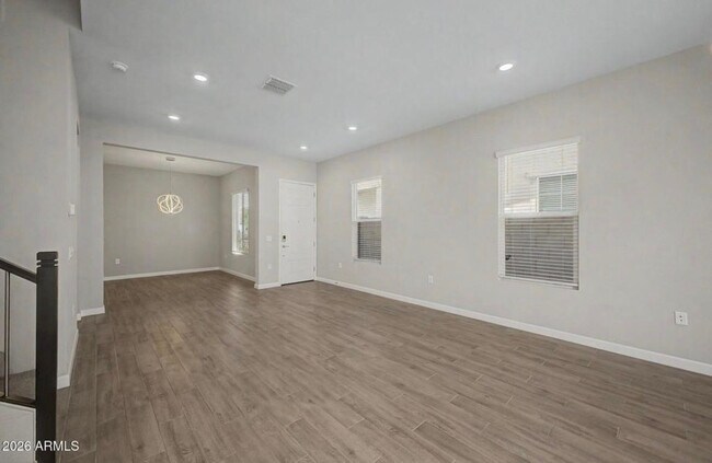 Building Photo - 5016 E Gallop Wy