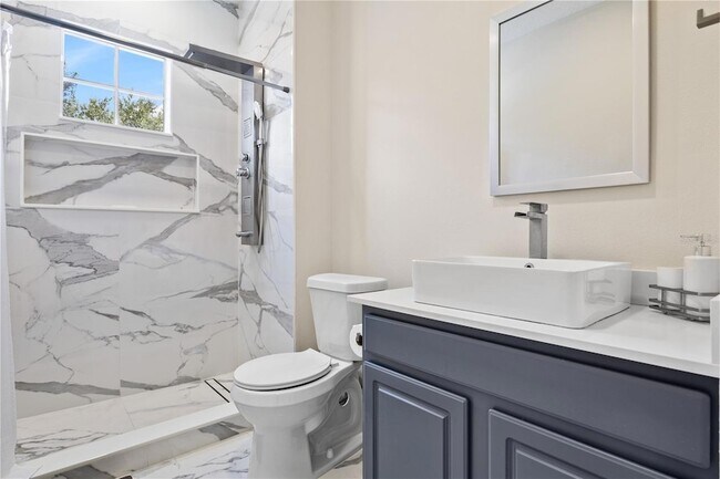 Building Photo - 11342 S Camden Commons Dr